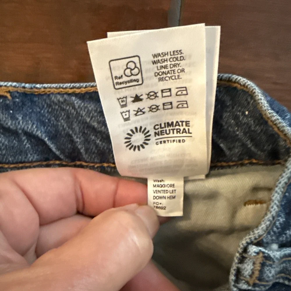 Reformation Val 90s Mid Rise Straight Jeans Raw Hem Side Slits Size 28 EUC - Picture 8 of 8